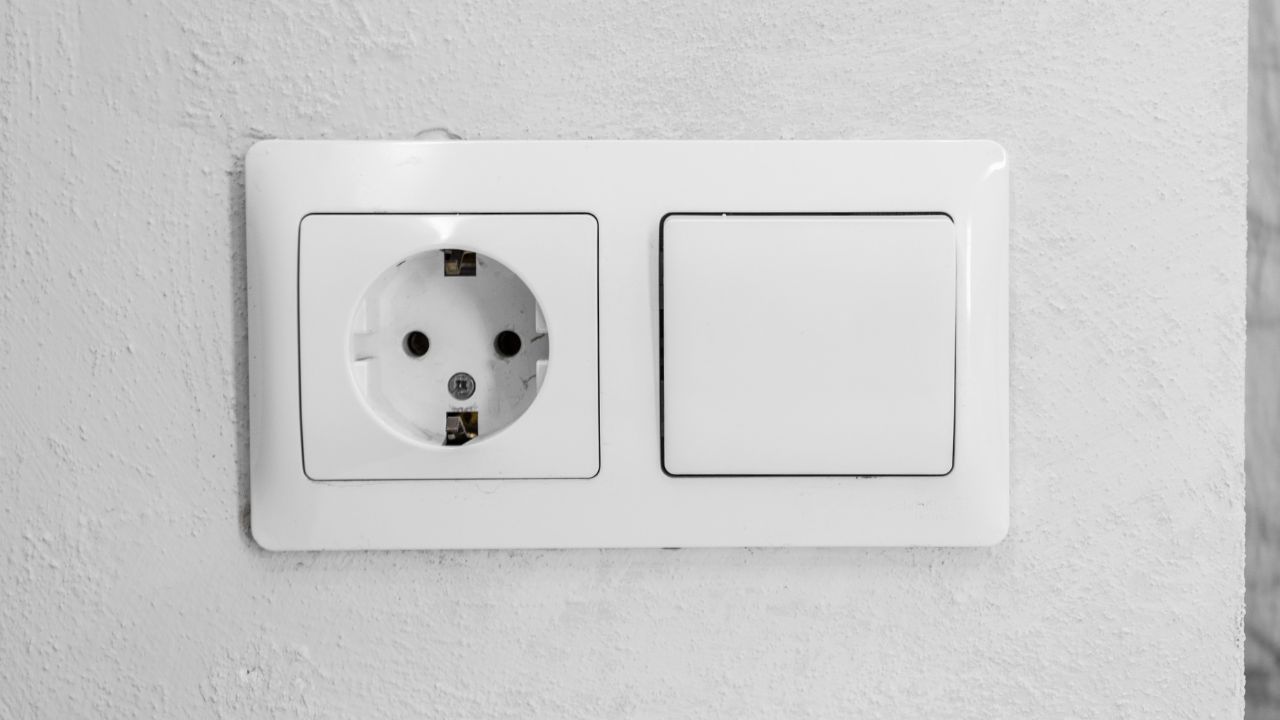 How Much Does It Cost To Install Light Switch? Estimate Florida