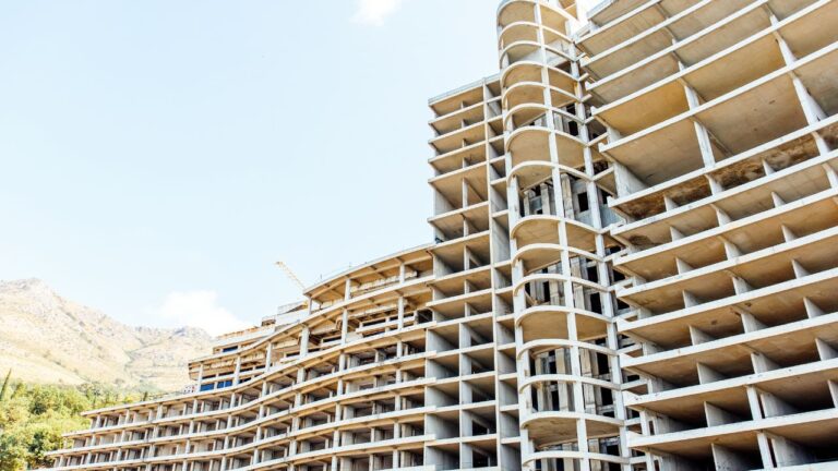 Read more about the article Residential & Commercial Construction Estimator in Minneapolis, Minnesota