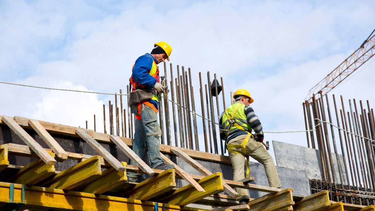 The Impact of Labor Costs on Construction Cost Estimation