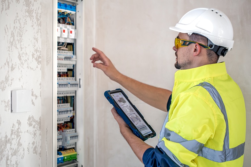 electrical cost estimator in Pine Hills