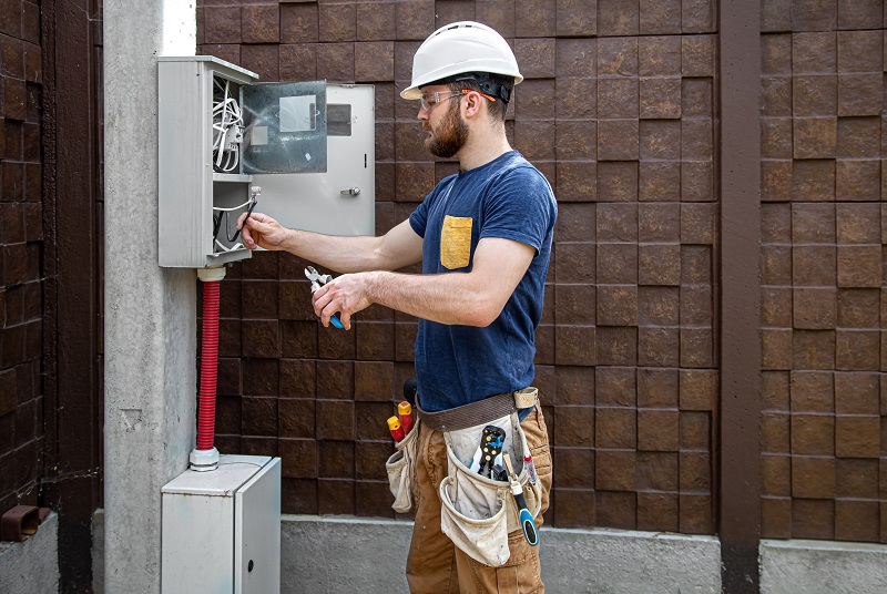 residential electrical cost estimator in Pine Hills