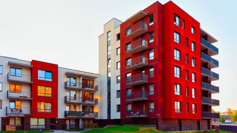 Read more about the article How Much Does It Cost To Build A 6-Unit Apartment Complex?