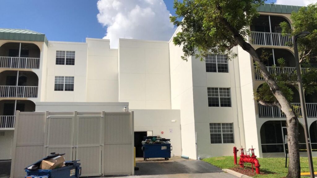 Cost Per Square Foot to Paint Exterior Commercial Building