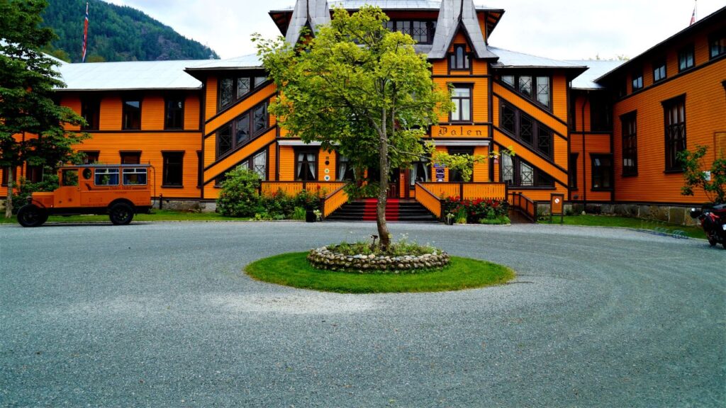 Hotel Asphalt Concrete Cost Estimator