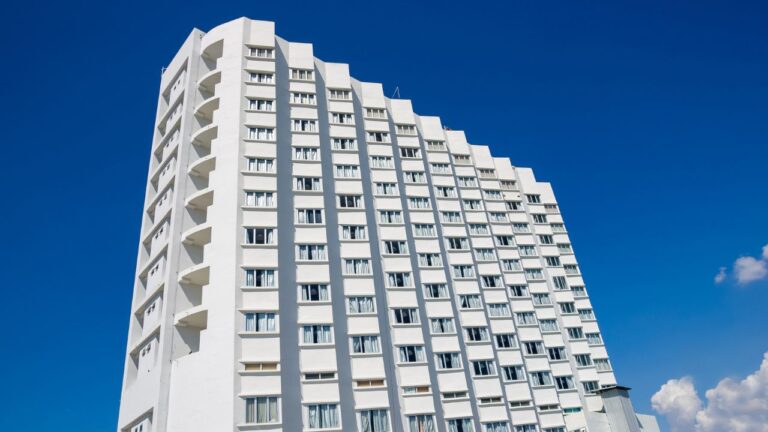 Read more about the article Hotel Driveway Concrete Cost
