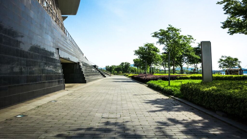 Hotel Sidewalk and Walkway Concrete Cost